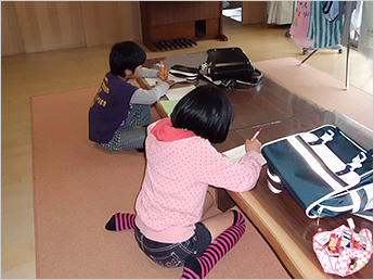 児童養護施設で生活を送る子どもたち（写真協力：社会福祉法人 中央共同募金会）
