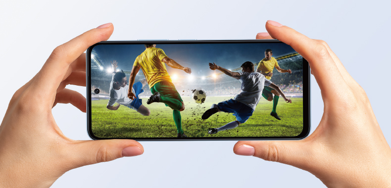 約6.8インチ大型ディスプレイを搭載